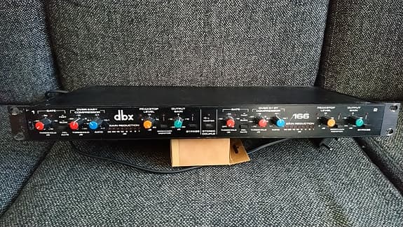 DBX 166 Compressor / Limiter