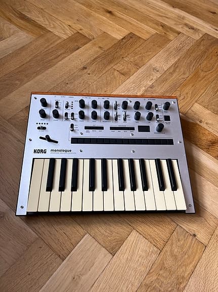 Korg Monologue synthesizer