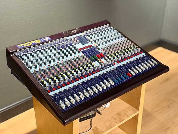 Midas Venice 240 analog mixer – flot stand + originalt cover