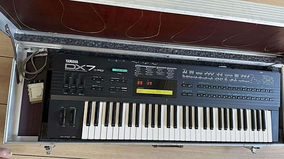 Yamaha DX7-2 inc kuffert + 1 stk. hukommelseskort