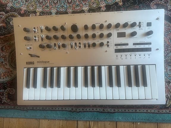 Korg Minilogue synthesizer keyboard