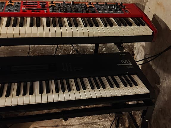 To professionelle keyboards – Nord Stage 2 EX Compact 73 og Yamaha S90 ES