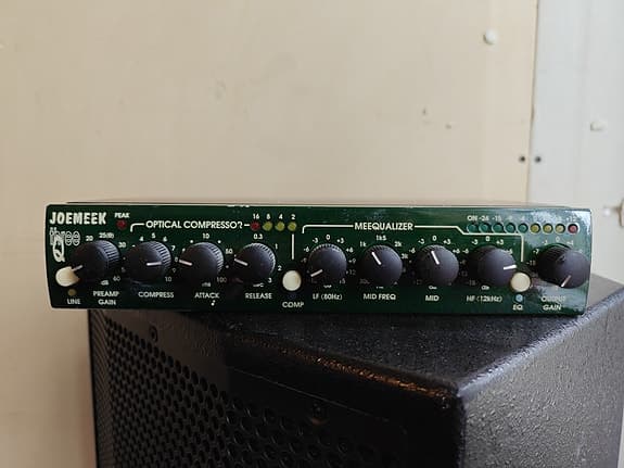 Joe Meek threeq