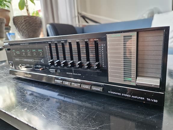 SONY TA-V50 Integrated stereo amplifier 7 Band Graphic Equalizer