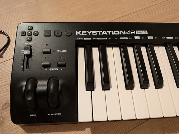 M-Audio Keystation 49 MK2 Midi Keyboard