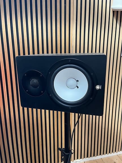 Yamaha HS8
