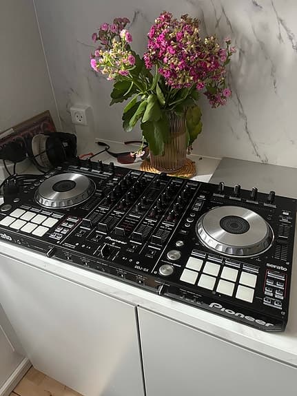 Pioneer DDJ-SX DJ controller sort