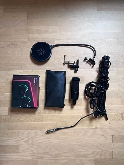 Lydkort og mikrofon + mikrofonstativ! Rigtig god stand