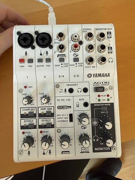 Yamaha AG06 USB mixing console hvid