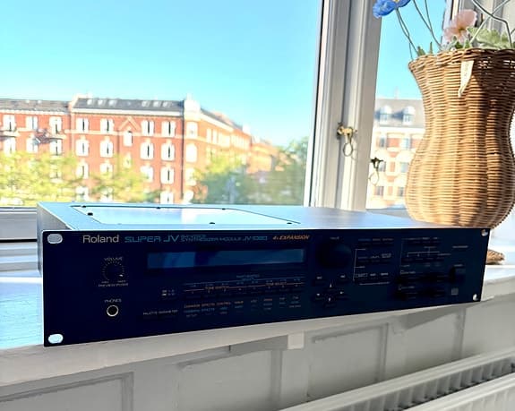 Roland JV-1080 synthesizer rackmodul