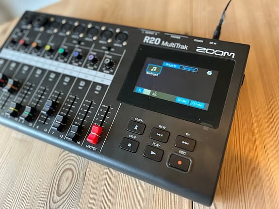 Zoom R20