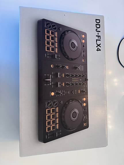 Pioneer DDJ-FLX4 DJ controller sort