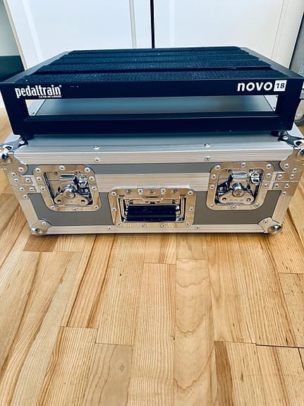 Pedaltrain Novo 18 pedalboard med hardcase flightcase