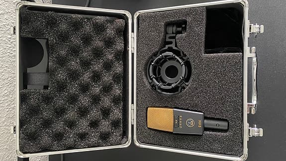 AKG C414 studiemikrofon + Micscreen + stativ