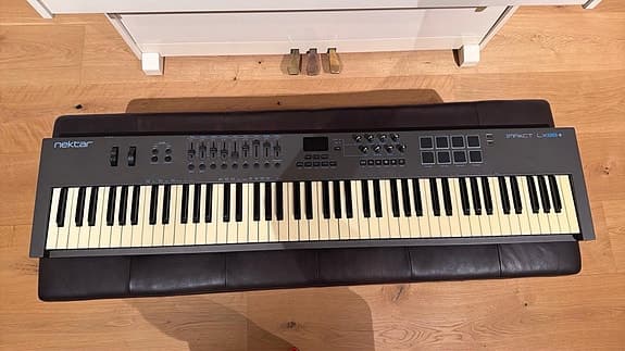 Arturia KeyLab 88 MIDI keyboard controller 88 tangenter