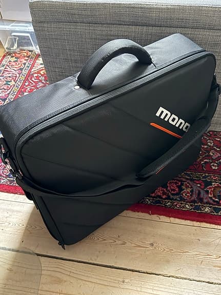 Mono pedalboard med taske og strømforsyning