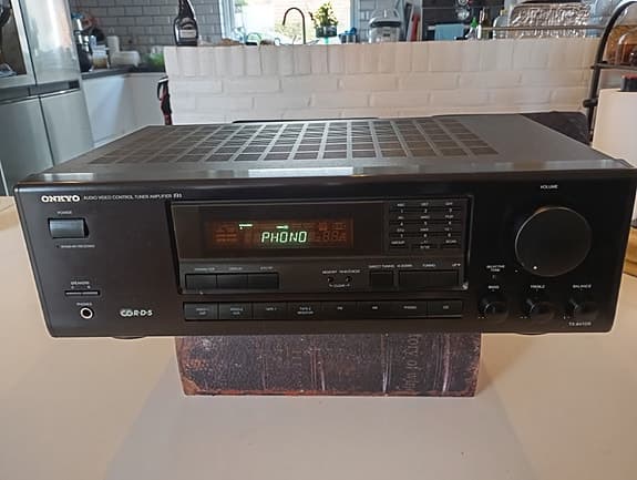 ONKYO stereo amplifier model TX-8410 R.