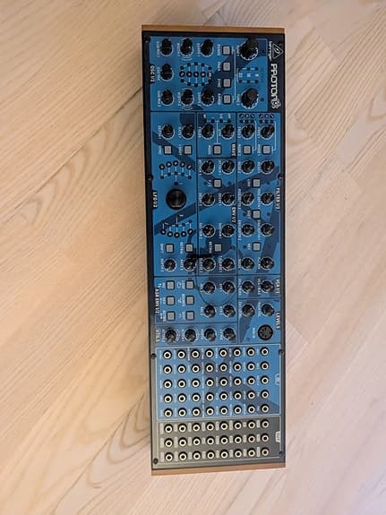 Behringer Proton analog synthesizer