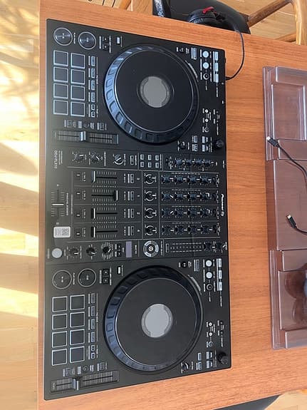 Pioneer DDJ‑FLX10 DJ controller