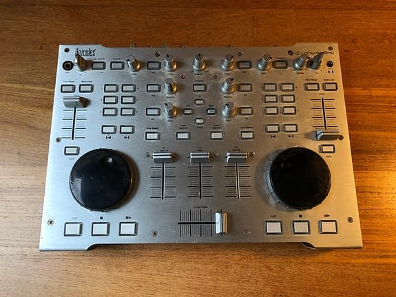 Hercules DJ Control RMX DJ controller sølv