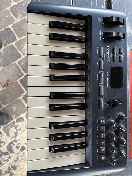 M-Audio Oxygen 25 MIDI keyboard controller
