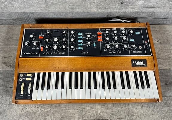 Moog - Minimoog Model D - - Keyboard-synthesizer - Förenta staterna - 1976