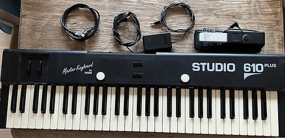 Fatar midi keyboard inkl. Roland sustainpedal