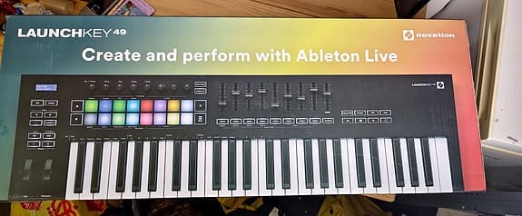 Novation Launchkey 49 USB MIDI-keyboard i original æske