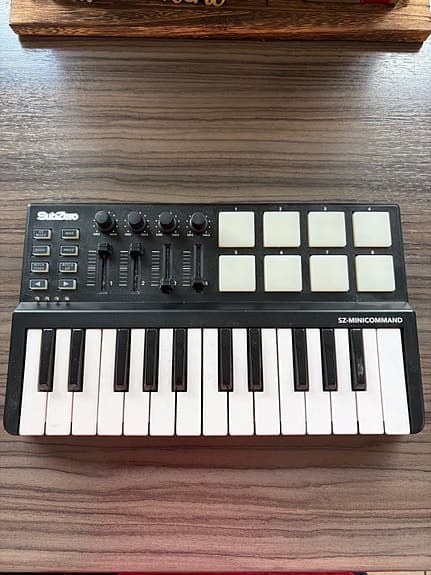Studiologic SL Mixface MIDI controller keyboard sort