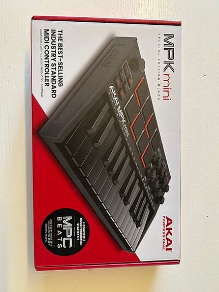 Akai MPK Mini MIDI keyboard controller sort