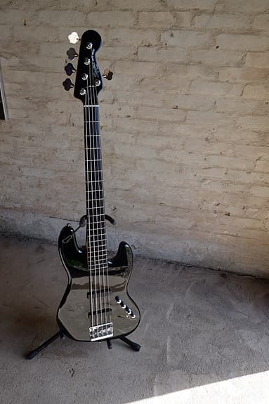 Fender Squier Jazz Bass 5-strenget elbas sort