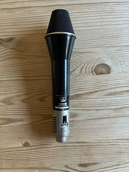 AKG D202 dynamisk mikrofon sort