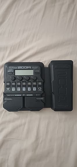 Zoom G1X Four guitar multieffekt pedal