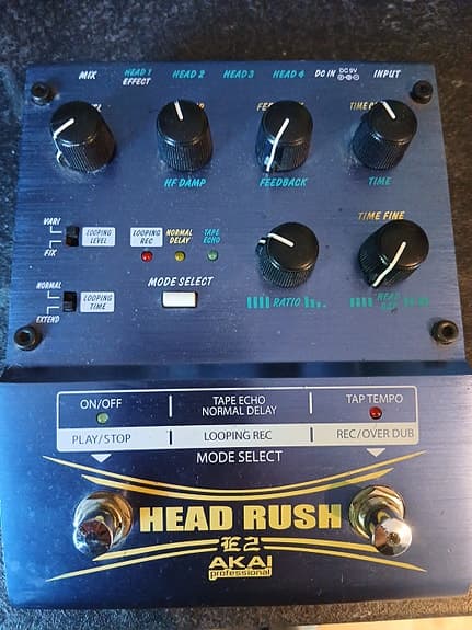 Akai Headrush E2 delay og looper guitarpedal