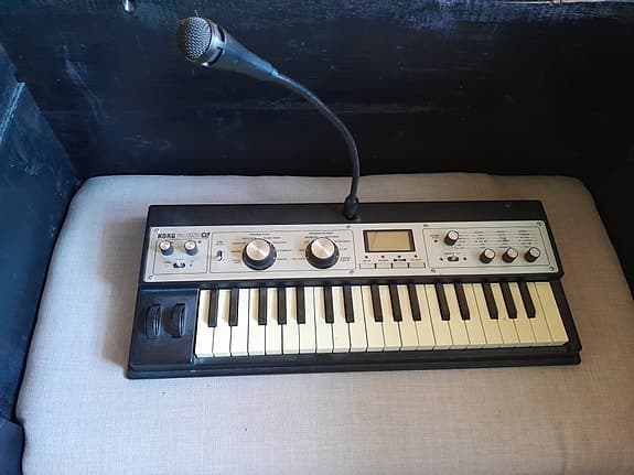 Korg microKORG XL synthesizer