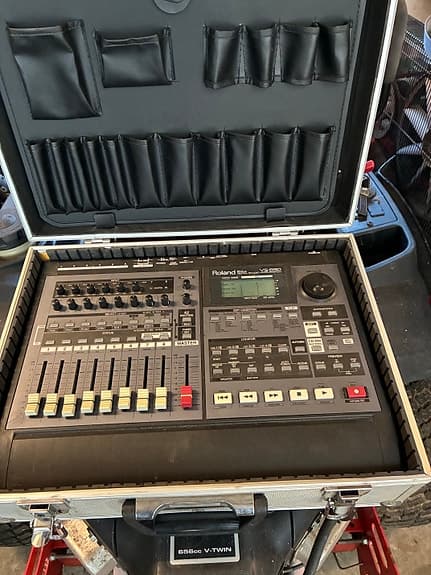 Roland FD-8 digital multitracker med flightcase