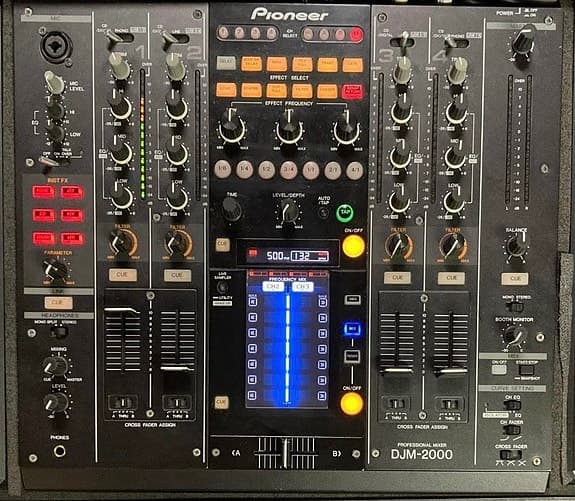 Pioneer DJM-2000 professionel DJ mixer