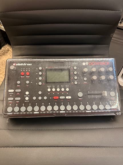 Elektron Octatrack OT sampler / groovebox