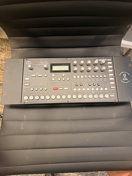 Elektron Analog Four synthesizer rackmodul