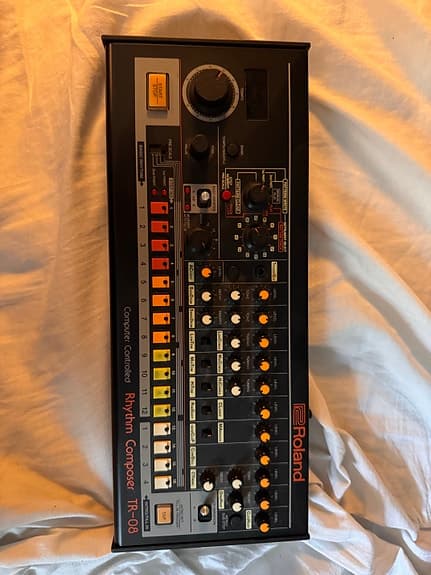 Roland TR-08 trommemaskine
