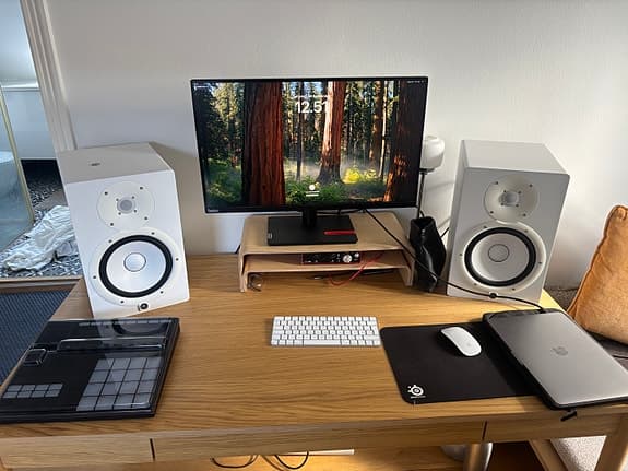 Yamaha HS8 aktive studiomonitorer hvid