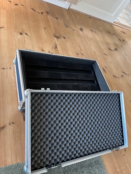 Pedaltrain 2 pedalboard + hardcase