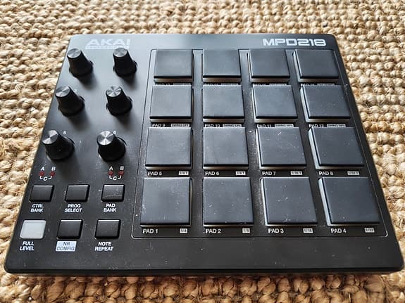 AKAI MPD218