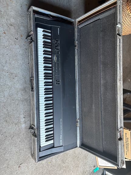 Roland RD-300