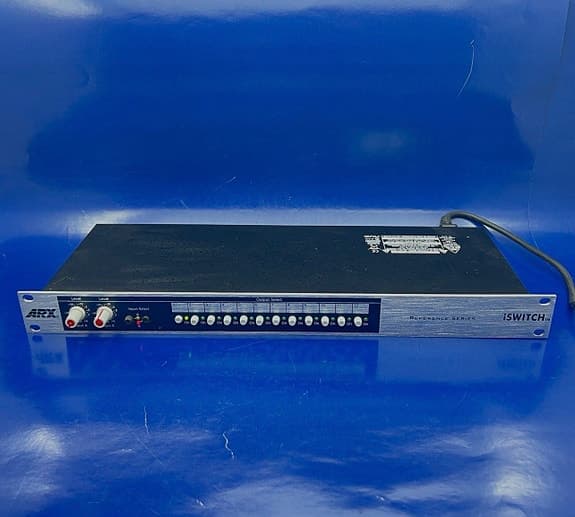 ARX 12-kanals audio switch / distribution mixer rackenhed