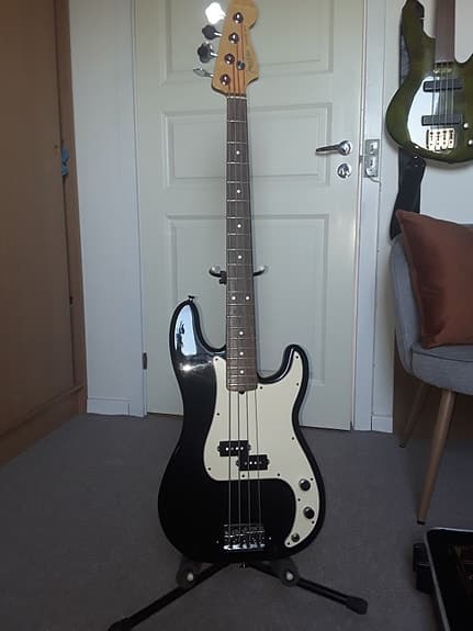 Fender American Standard Precision Bass el-bas sort