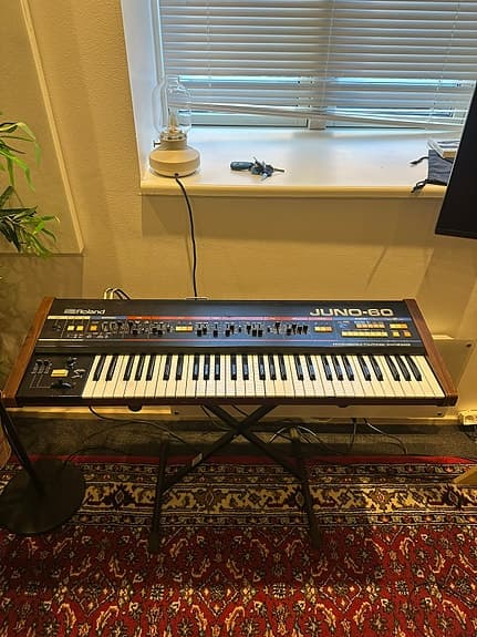 VINTAGE JUNO 60