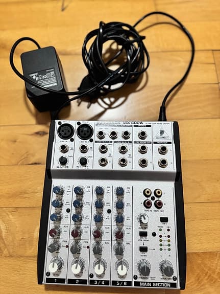 Behringer Eurorack MX602A mixer