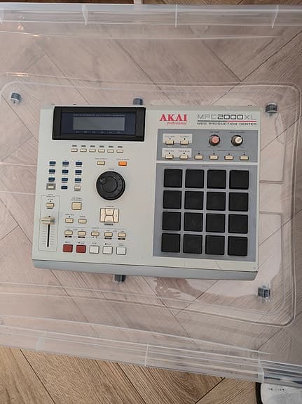 Akai mpc2000xl