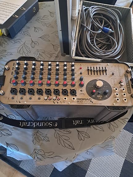Power mixer/ powermixer Soundcraft Gigrac 2 x 300
